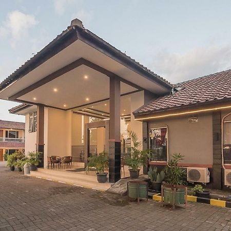 เรดดอร์ซ เนียร์ อะลุน อะลุน ซูบัง Hotel ภายนอก รูปภาพ