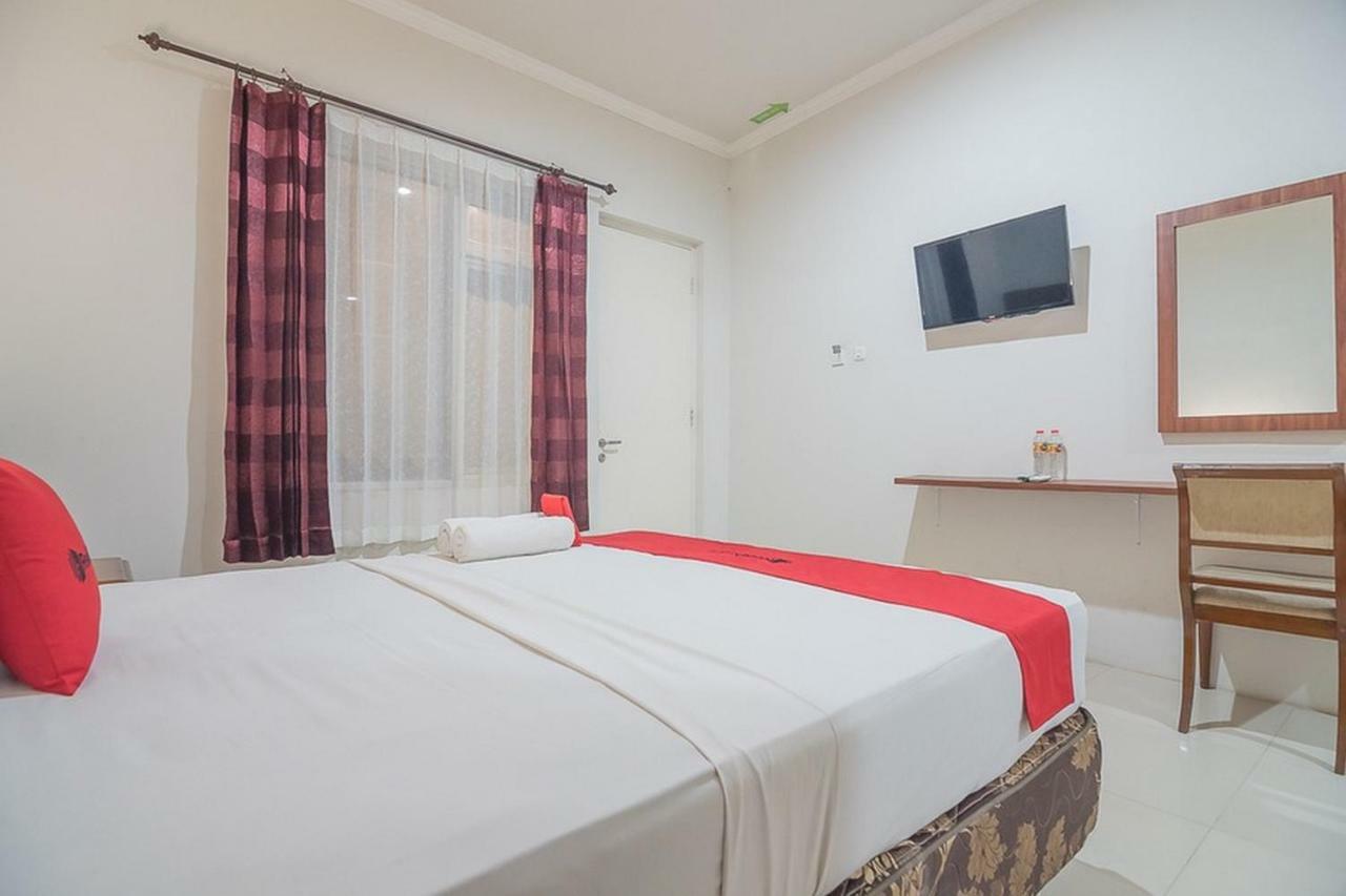 เรดดอร์ซ เนียร์ อะลุน อะลุน ซูบัง Hotel ภายนอก รูปภาพ