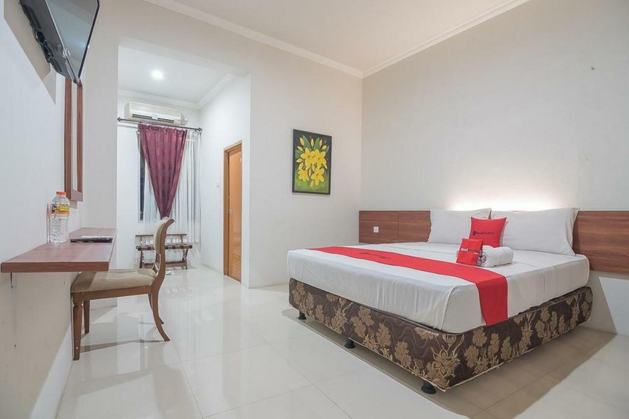 เรดดอร์ซ เนียร์ อะลุน อะลุน ซูบัง Hotel ภายนอก รูปภาพ