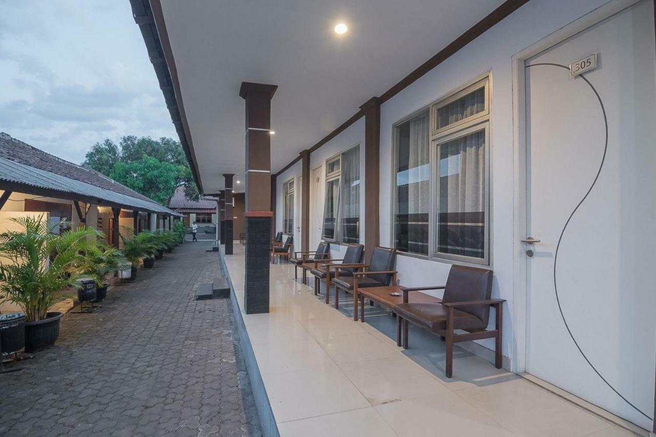 เรดดอร์ซ เนียร์ อะลุน อะลุน ซูบัง Hotel ภายนอก รูปภาพ